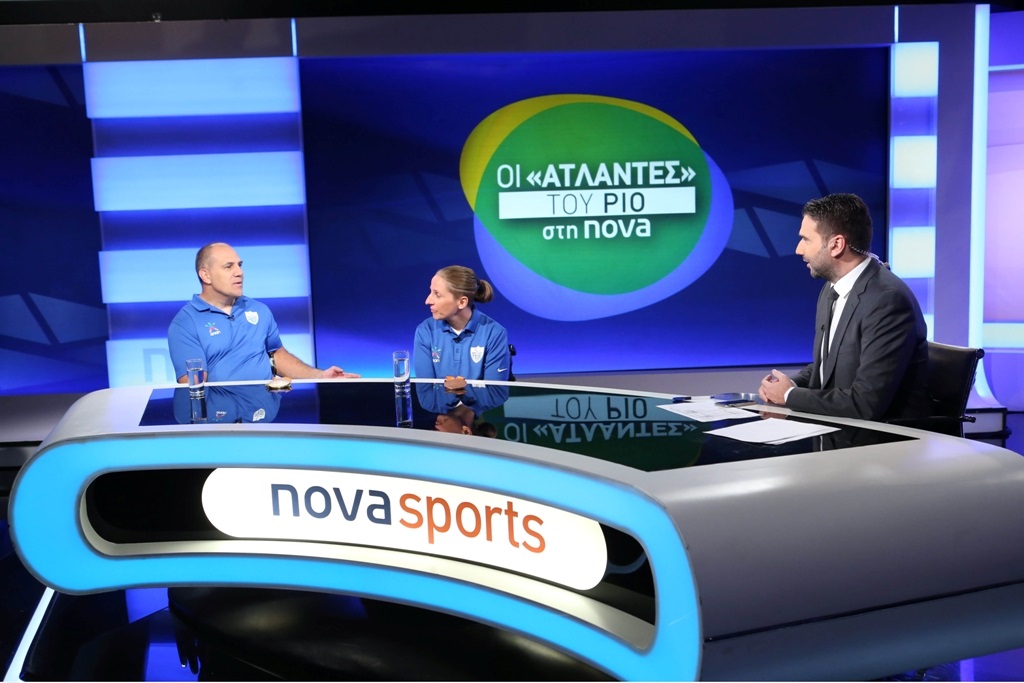 Οι μεταλλιούχοι σφαιροβόλοι Σεν Τζον Φερνάντες και η Δήμητρα Κοροκίδα κατά τη διάρκεια της εκπομπής "Οι Άτλαντες του Ρίο στη Nova"
