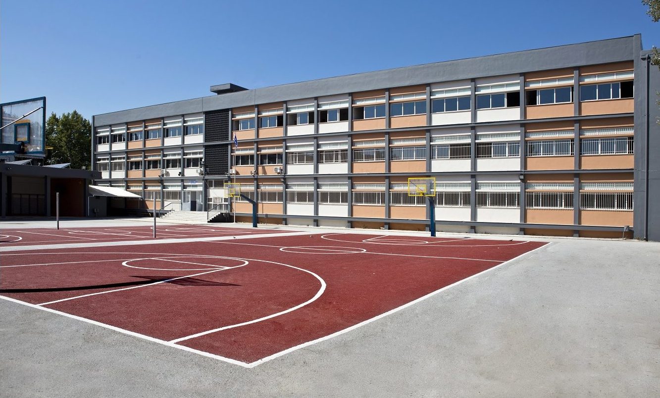 Coca-Cola Τρία Έψιλον: Σε 40 ημέρες “μεταμόρφωσε” το 14ο Γυμνάσιο Θεσσαλονίκης