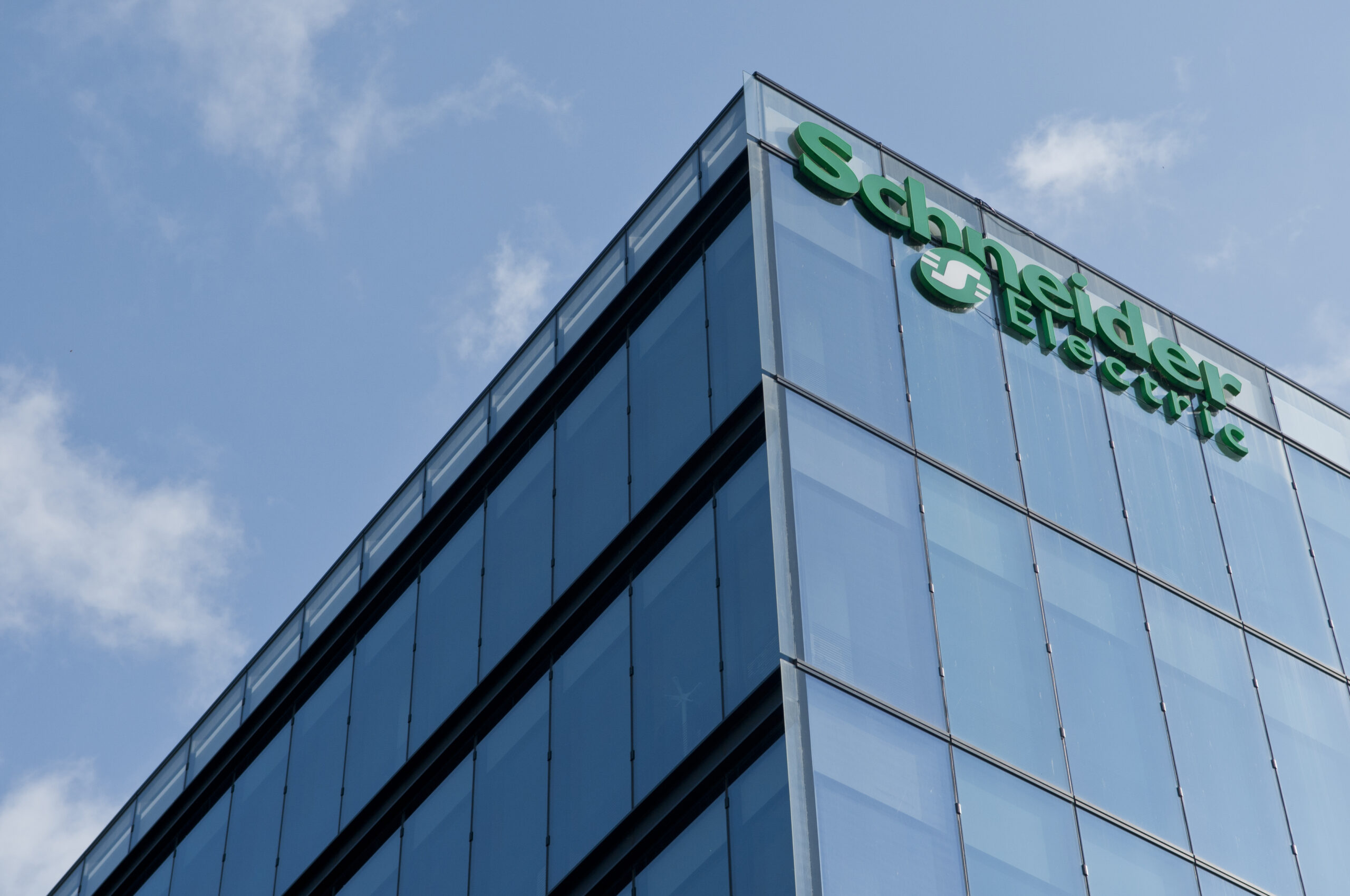 Schneider Electric: Το πρώτο Innovation Hub στην Ανατολική Ευρώπη