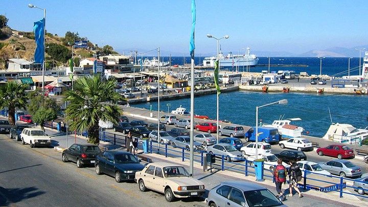 OTE: Διαθέτει κεντρικό κτίριο στη Ραφήνα