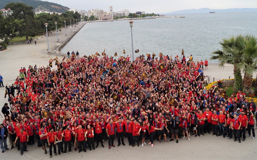 Χιλιάδες έφηβοι «βούλιαξαν» τον Βόλο!