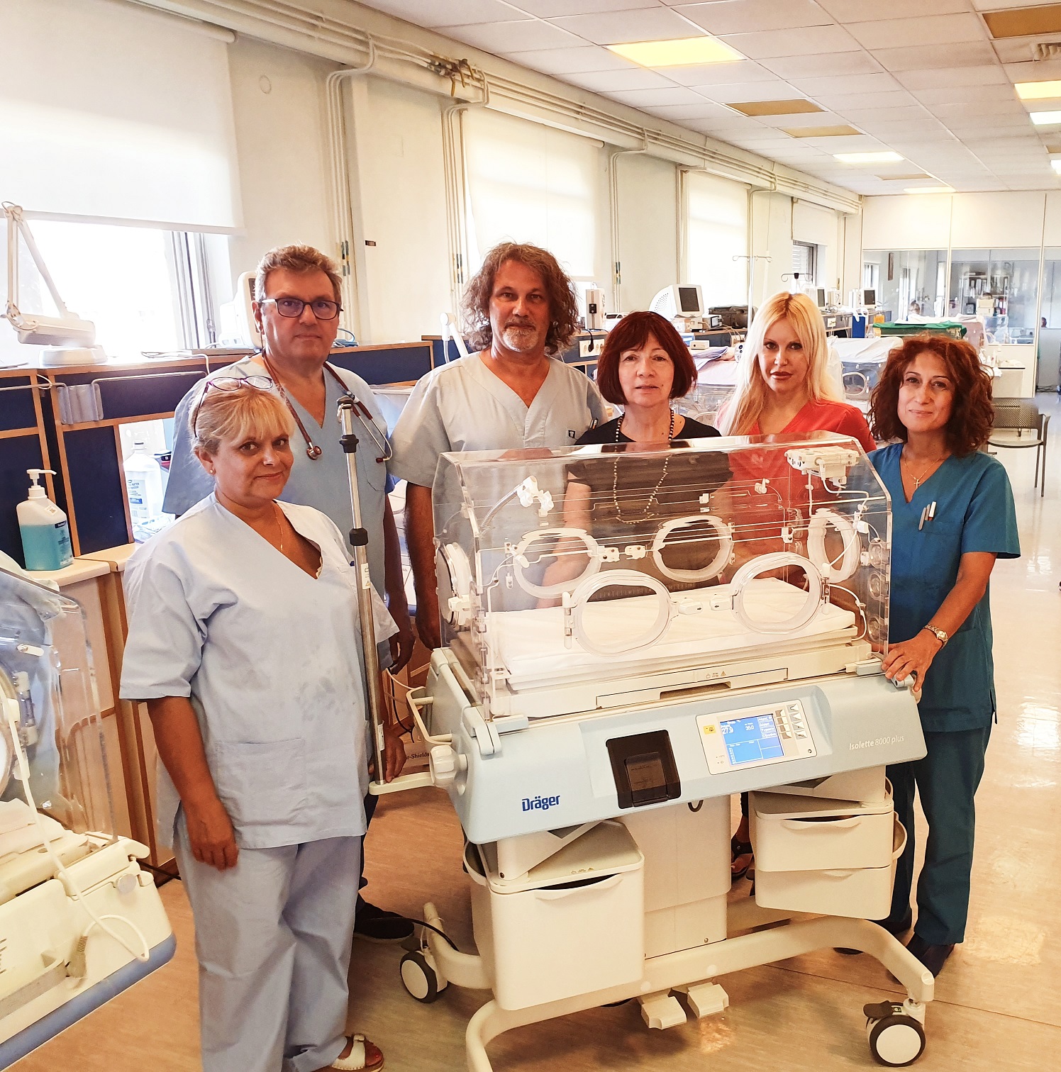 Τα Pampers ενισχύουν τη ΜΚΟ Ηλιτόμηνον για πρόωρα βρέφη