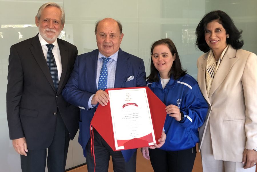 HDFS: Ο Γ.Βελέντζας επίτιμο μέλος των Special Olympics Hellas