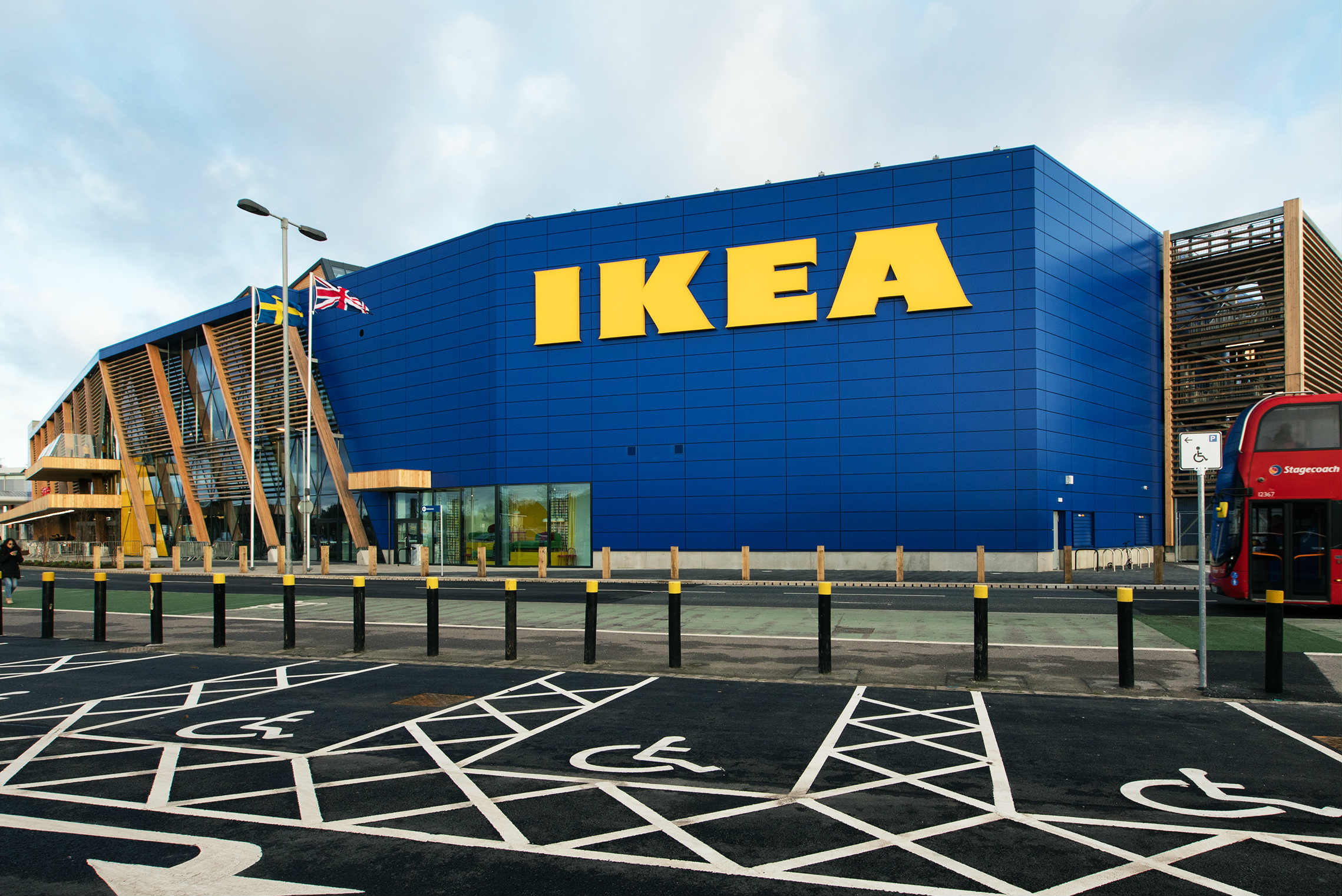 Η IKEA καταργεί τα πλαστικά μίας χρήσης