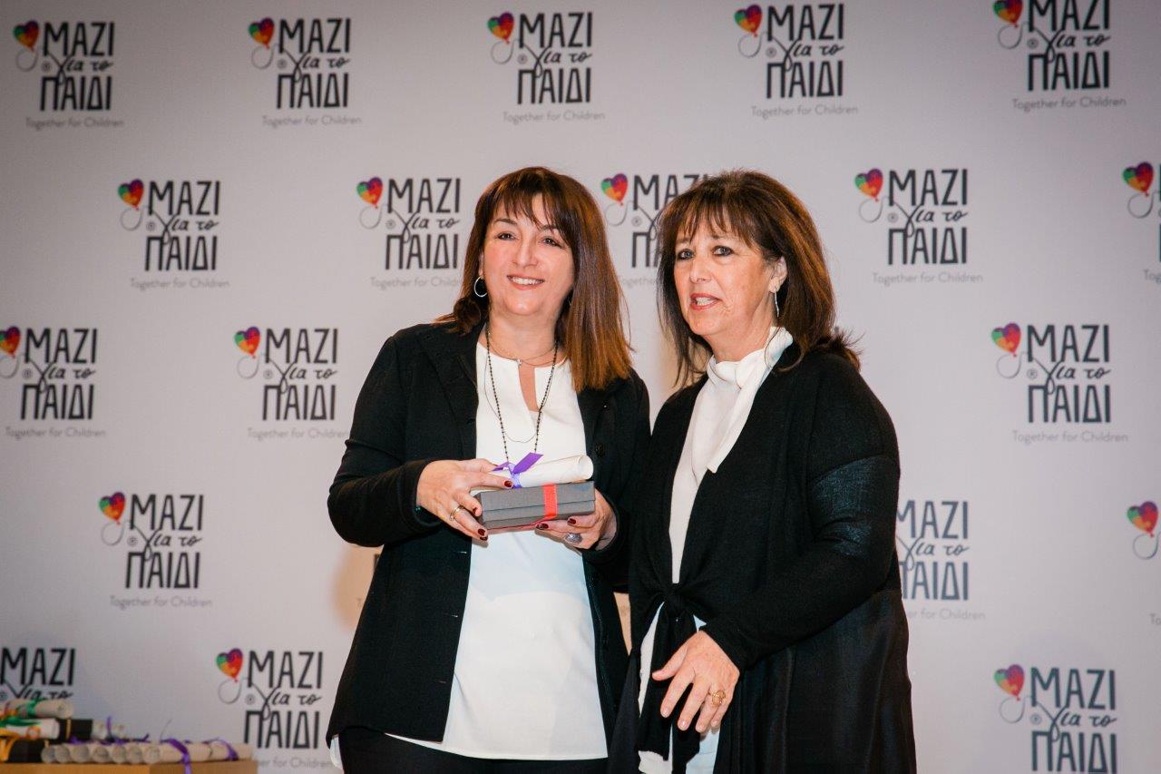 ΜΠΑΡΜΠΑ ΣΤΑΘΗΣ: Βράβευση από την Ένωση «Μαζί για το παιδί»