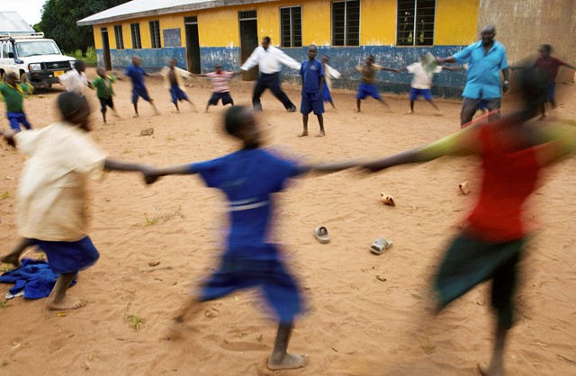 DIALECT: Πρόγραμμα της ActionAid με όχημα το ποδόσφαιρο