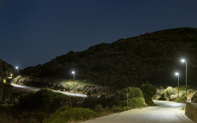 Ηλιακός φωτισμός στους Λειψούς από τη Signify