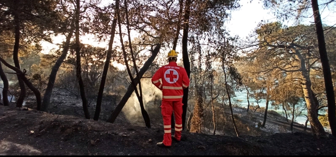 ΕΕΣ: Στο πλευρό των πυρόπληκτων κατοίκων στο Σχίνο Κορινθίας