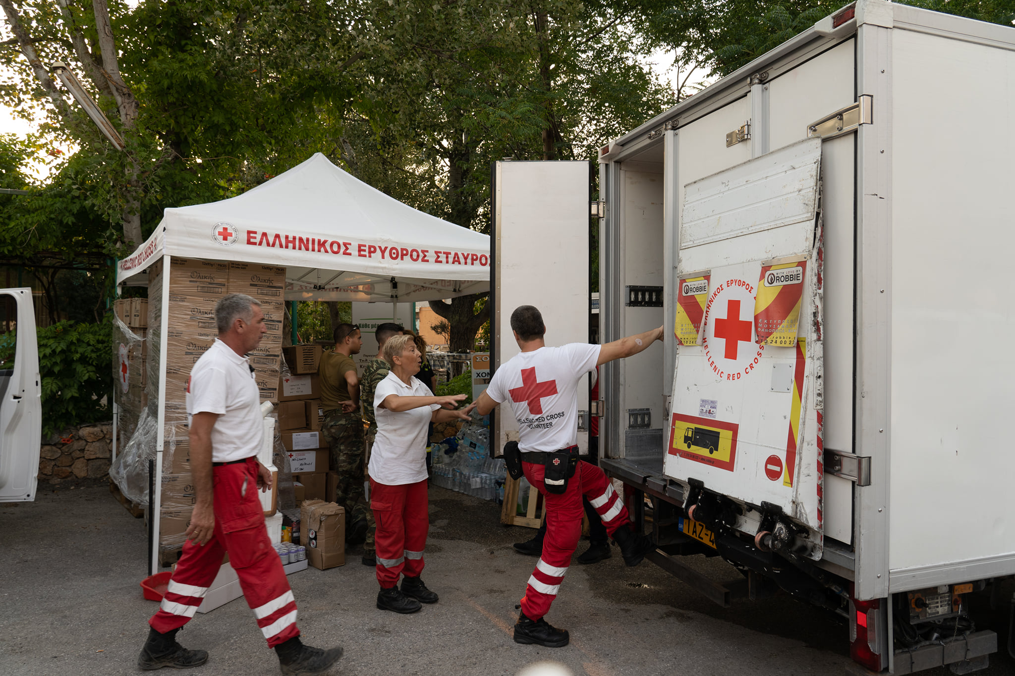 EEΣ: Οι εθελοντές στην πρώτη γραμμή της μάχης με τις φλόγες