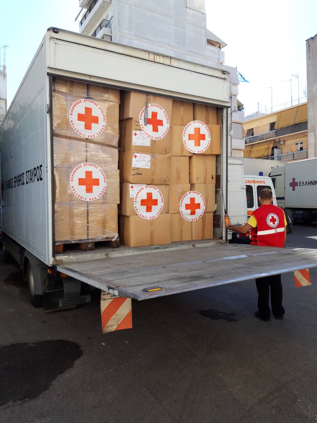 6,5 τόνoι ανθρωπιστικής βοήθειας στο ΚΥΤ της Κω για τους 375 πρόσφυγες