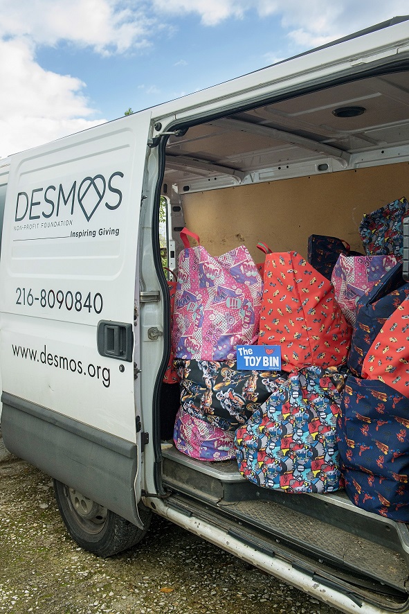 ΔΕΣΜΟΣ & THE ΤΟΥ ΒΙΝ: Μεταφέρουν αγάπη και χαρά στα παιδιά