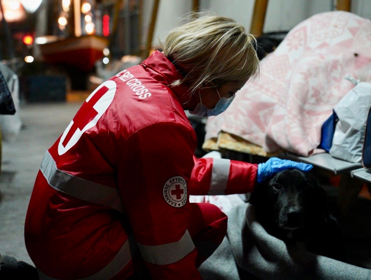 Ο Ε.Ε.Σ. ενισχύει τους άστεγους της Αθήνας και του Πειραιά