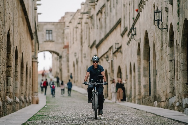 COSMOTE: Πιλοτικό πρόγραμμα ηλεκτρικών ποδηλάτων για τεχνικούς 