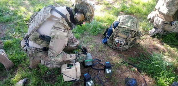 Advent Technologies: Παράδοση φορητών κυψελών καυσίμου στον Ελληνικό Στρατό