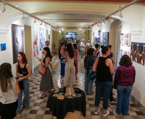 Φιλοξενία Της Διεθνούς Έκθεσης Τέχνης «HUMANISM II» Από Τους «The Holy Art» Στις Εγκαταστάσεις Του Ιδρύματος «Μαρία Τσάκος»