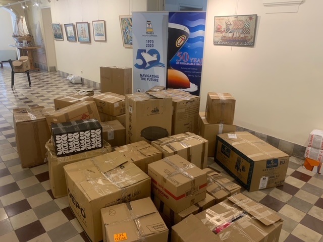 Ίδρυμα «Μαρία Τσάκος»: Ρουχισμός για κάθε ηλικία στην Ένωση Ουκρανών Γυναικών