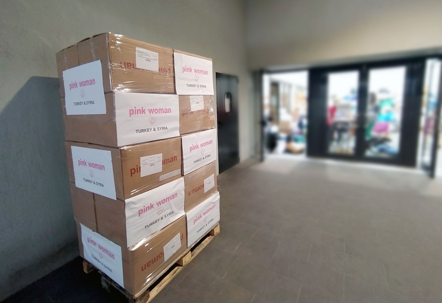 Intrafashion: Ρούχα για τους σεισμόπληκτους σε Τουρκία και Συρία