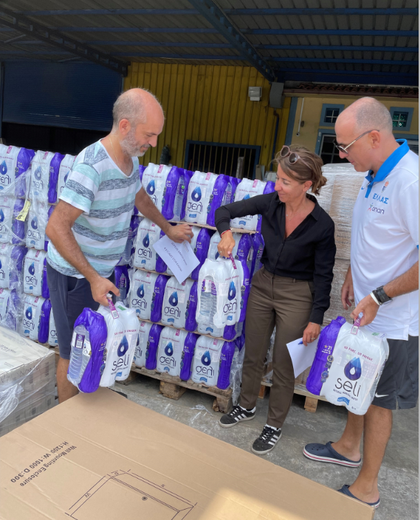 Loulis Food Ingredients: Δωρεά 90.000 φιαλών νερού στους πλημμυροπαθείς