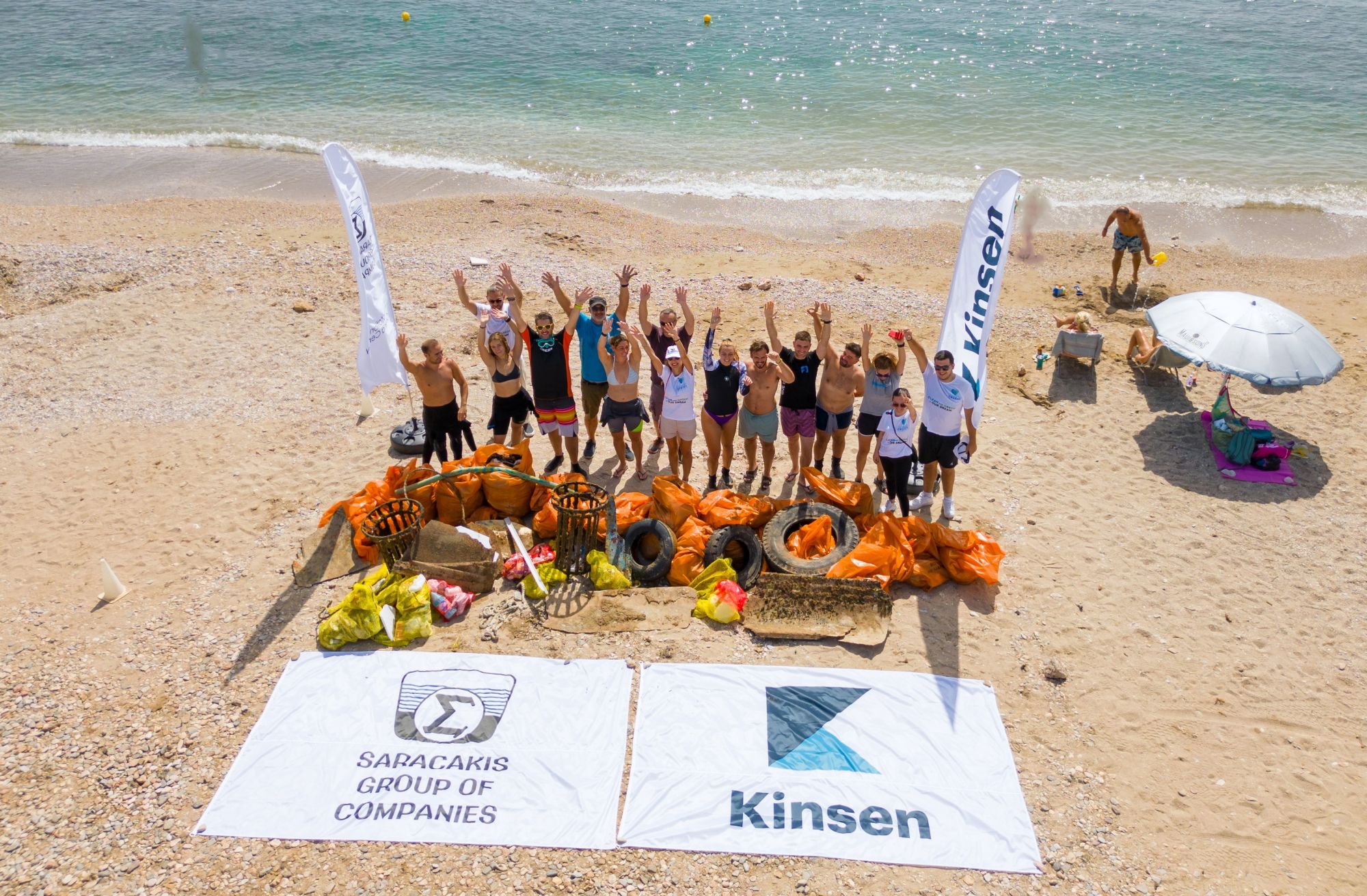 Σαρακάκης & Kinsen – Europcar: Αφαίρεσαν 2 τόνους απορριμμάτων στη Βάρκιζα