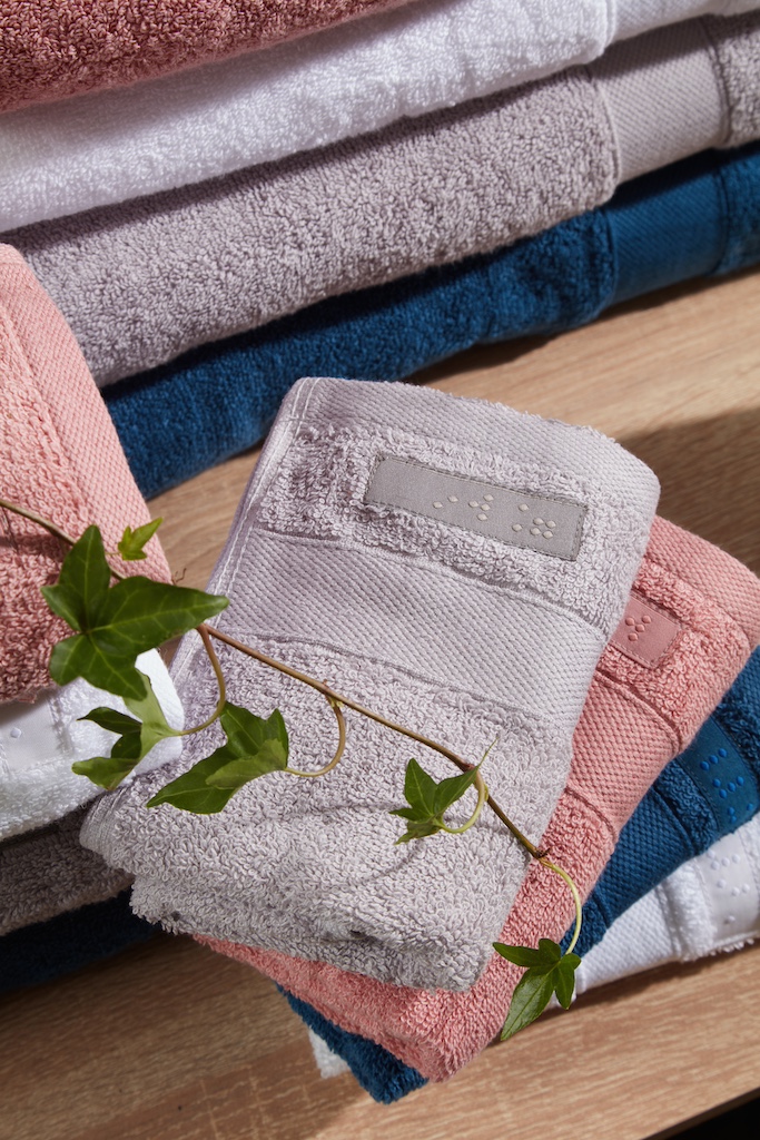 Praktiker Hellas: Προωθεί τη συμπερίληψη και λανσάρει πετσέτες με γραφή Braille