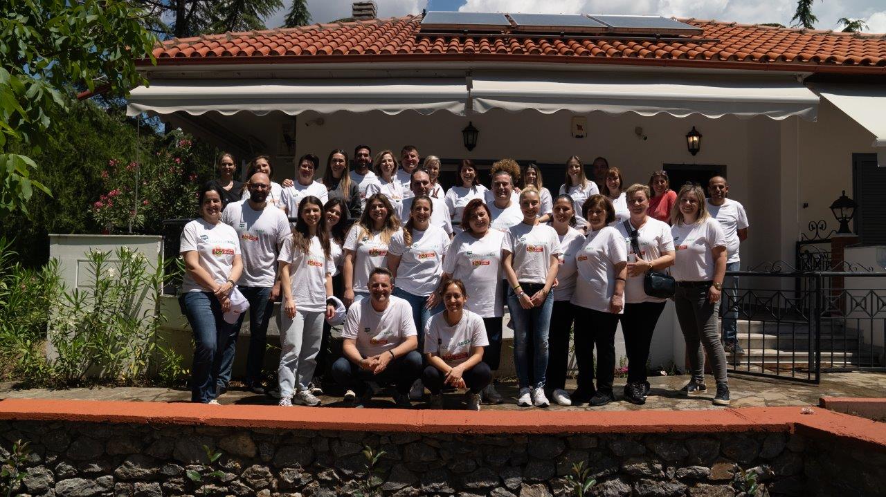 ΜΠΑΡΜΠΑ ΣΤΑΘΗΣ: Στηρίζει το “Χαμόγελο” με το “Μαζί κάνουμε καλό!”