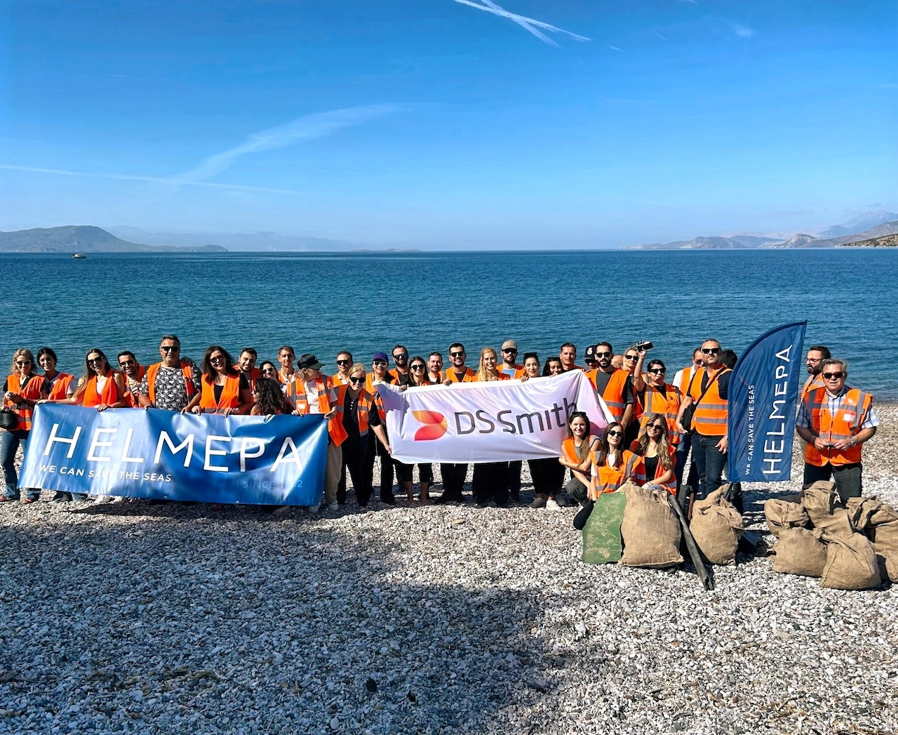 DS Smith: Εθελοντική δράση καθαρισμού της παραλίας Ψάθας