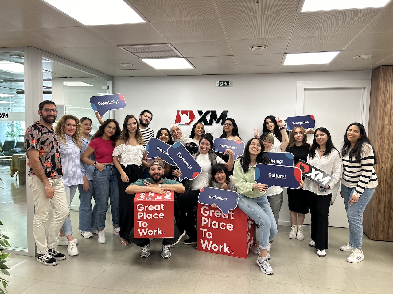 XM: Στην κορυφή της Ευρώπης για το εργασιακό της περιβάλλον