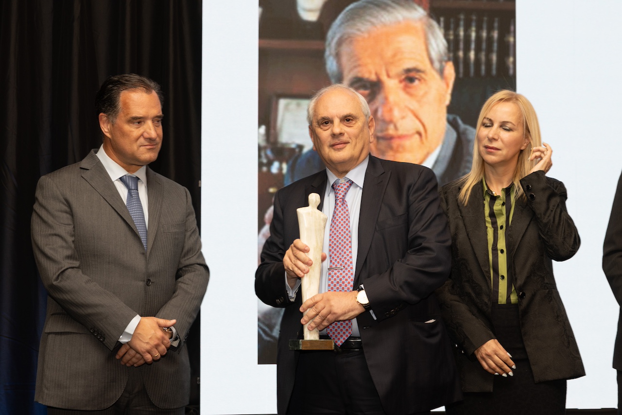 Φαρμακοβιομηχανία: Βραβείο στον αείμνηστο Παύλο Γιαννακόπουλο