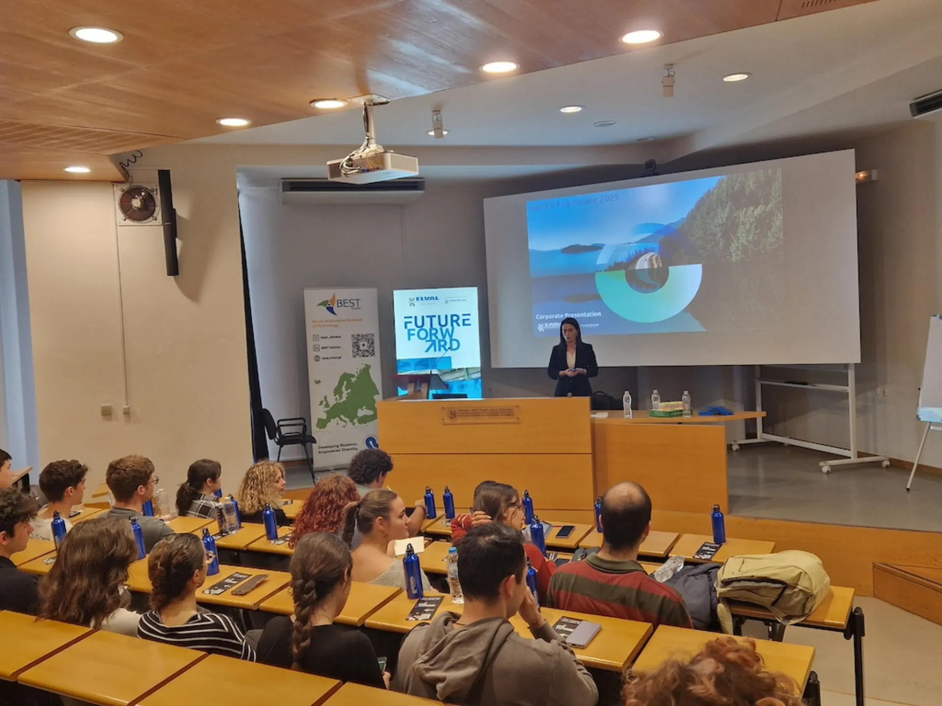 Future.Forward: Eργαστήριο του προγράμματος Grow Together 