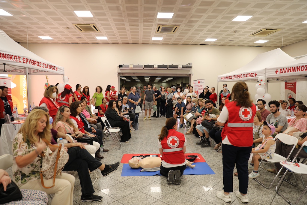 ΕΕΣ: 148 χρόνια προσφοράς με μεγάλη εκδήλωση στο Μετρό Συντάγματος 