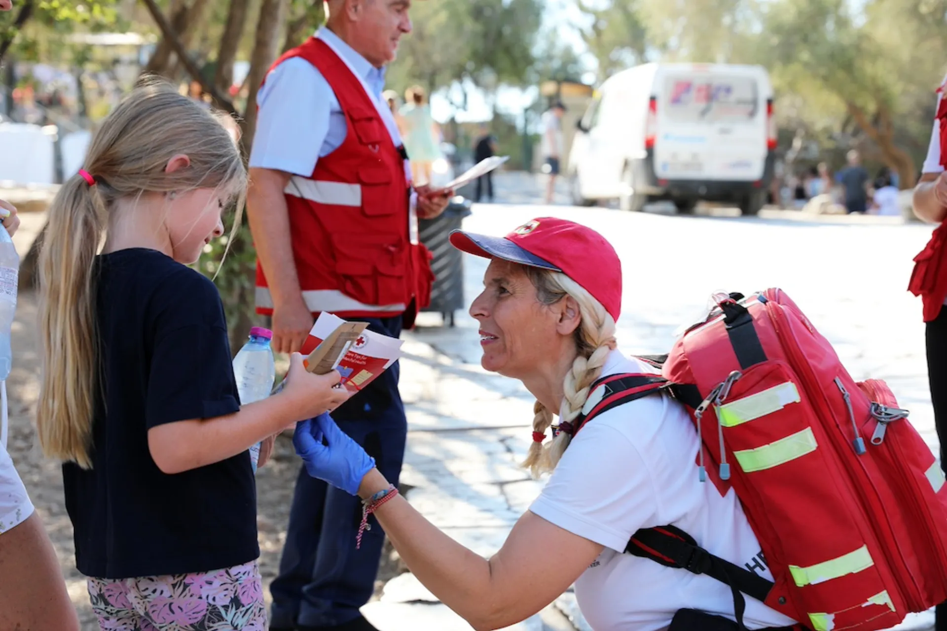 Διανομή 5.000 μπουκαλιών εμφιαλωμένου νερού στους επισκέπτες της Ακρόπολης 