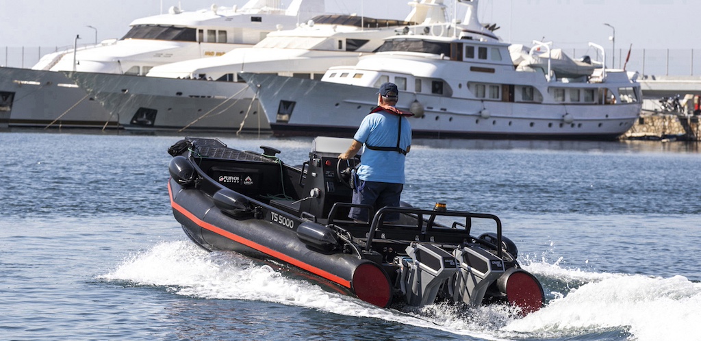 Το πρώτο ηλεκτροκίνητο σκάφος υπηρεσίας σε ελληνική μαρίνα