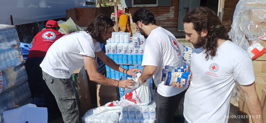 Ανθρωπιστική βοήθεια σε πυρόπληκτες οικογένειες Ρομά της Κάτω Αχαΐας